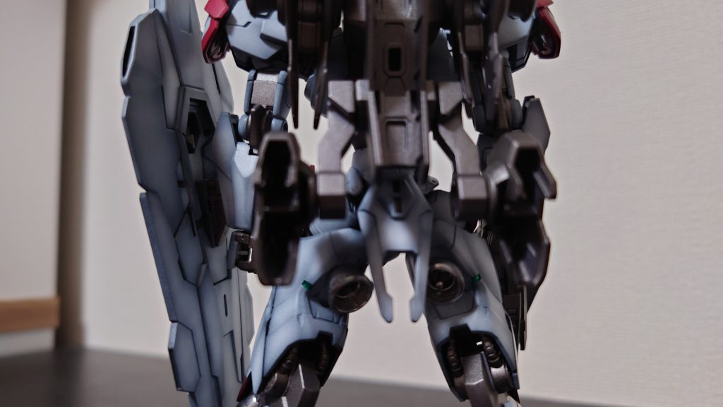 すごく見えづらいですが、バーニアにICピンを仕込みました。