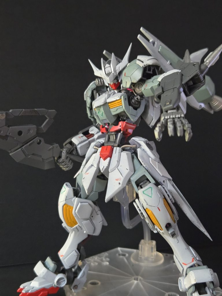 剣というよりは鉄塊をぶん回すのほうが正しいだろうか。