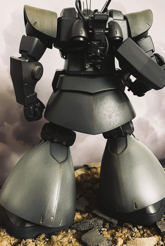 背面です。ジャンクパーツを色々と詰め込んでそれらしく。。