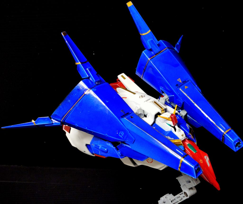 ウェイブライダーと主張するが全領域対応できるかは定かではないが。ティターンズはあっさり殲滅されたが、なんだかんだ(雑)エゥーゴは分裂し結局自らの設計機にスイカバーされたという。