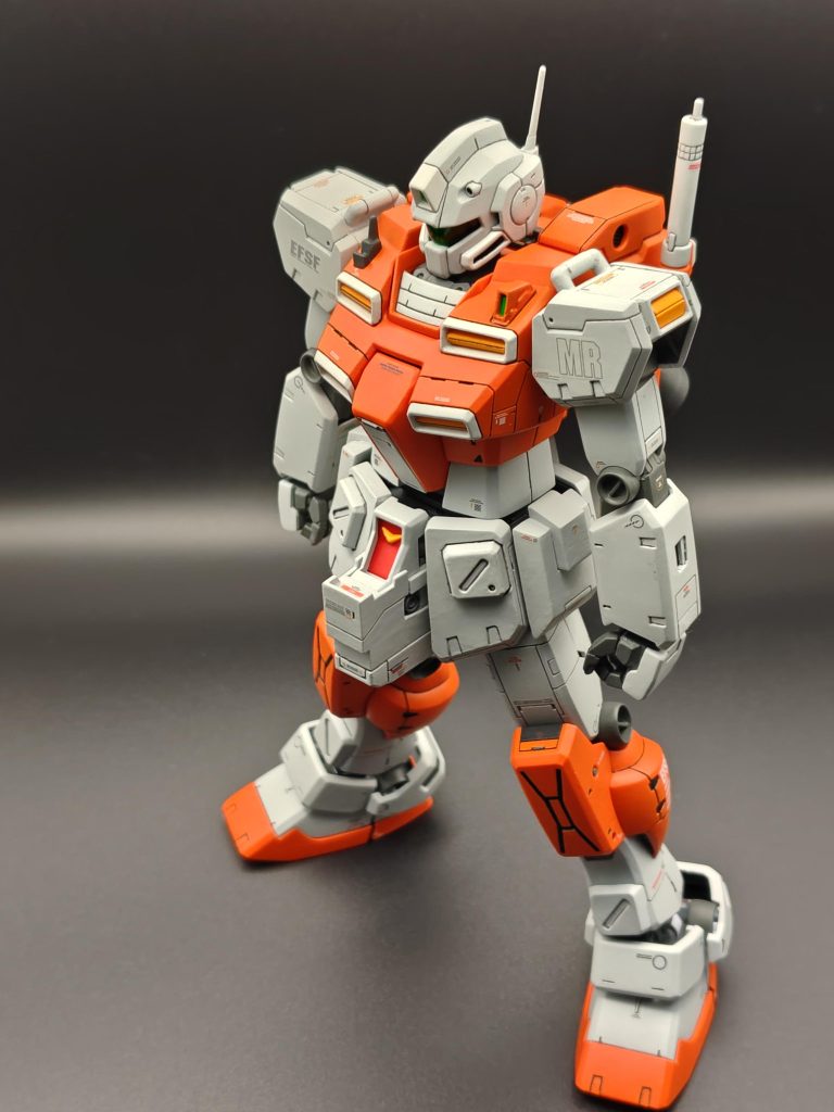 胸部にはセンサ一？的なモノとサブアンテナ的なモノを追加してみました　また今回デカ一ルを多めに貼っています