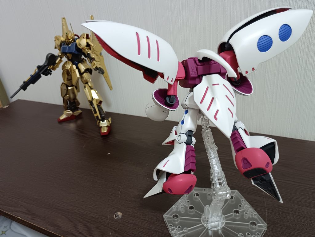 やはり百式を飾りたくなります。私のもとへ来い！シャア！！