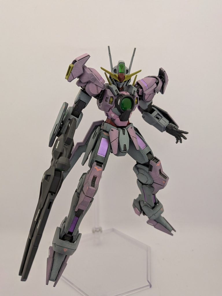 こうやって見るとシルエットがダブルオーに近い気もしなくもないです。