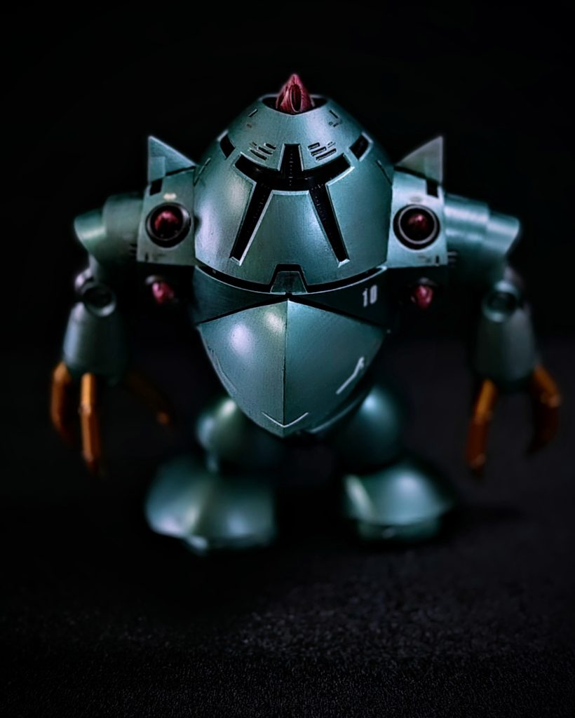 背面カット（真後ろ）。