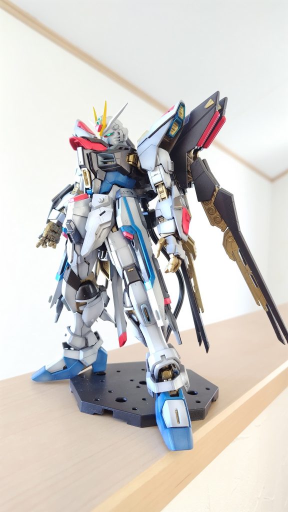 自然光での撮影です。この時レッドの発色良すぎてバランス悪いですが、後程ウェザリングで調整しました。