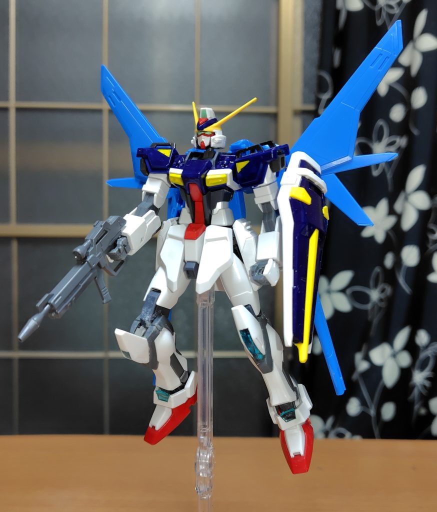 ストライカーパックシステム機に搭載して。フリーダムみたいに翼広げて背面にビーム砲搭載が機動性と火力Upをはかります。