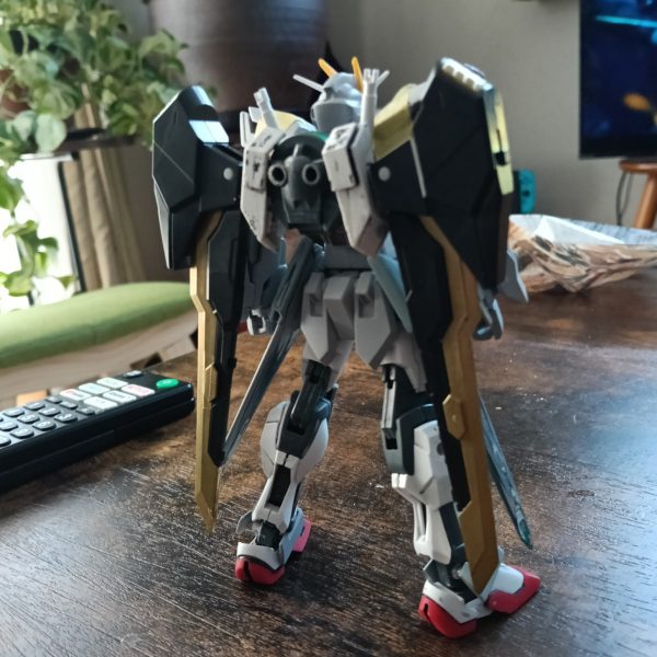 カミキバーニングのバックパックをベースにパワーアップ風のストライカーパックをイメージしました！バックパックのデザイン考えるの大変だった…。（3枚目）