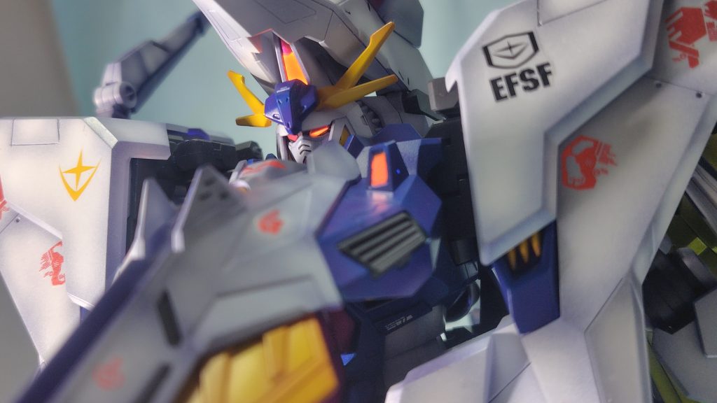 昔のGジェネっぽく全体的に紫に