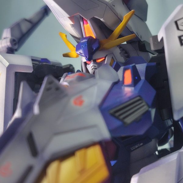 昔のGジェネっぽく全体的に紫に