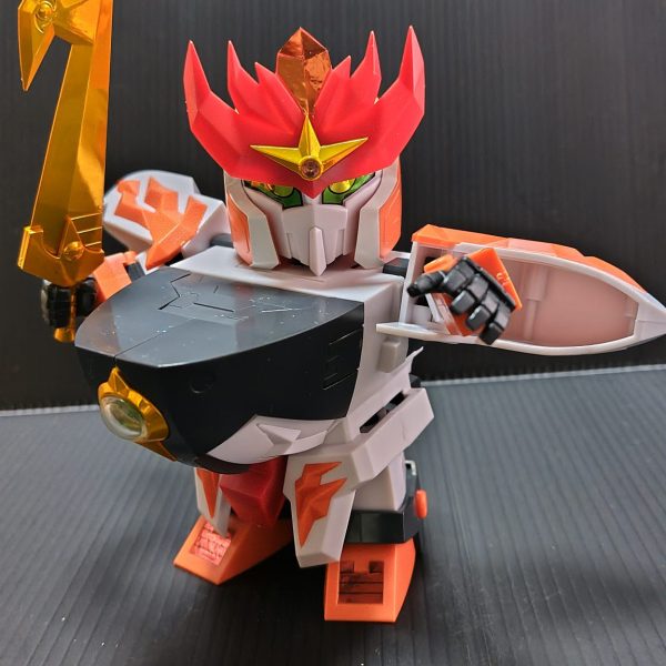 マーキュリアスの剣が、炎に包まれた！