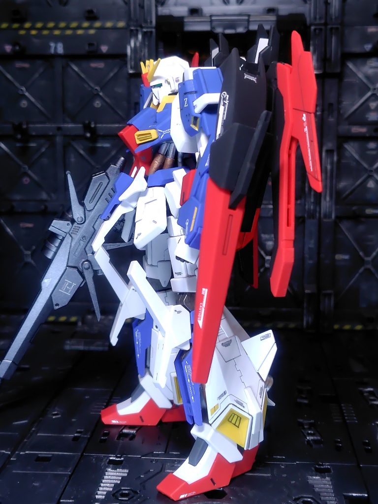 使いどころの難しかった長めのデカールを多用しました。