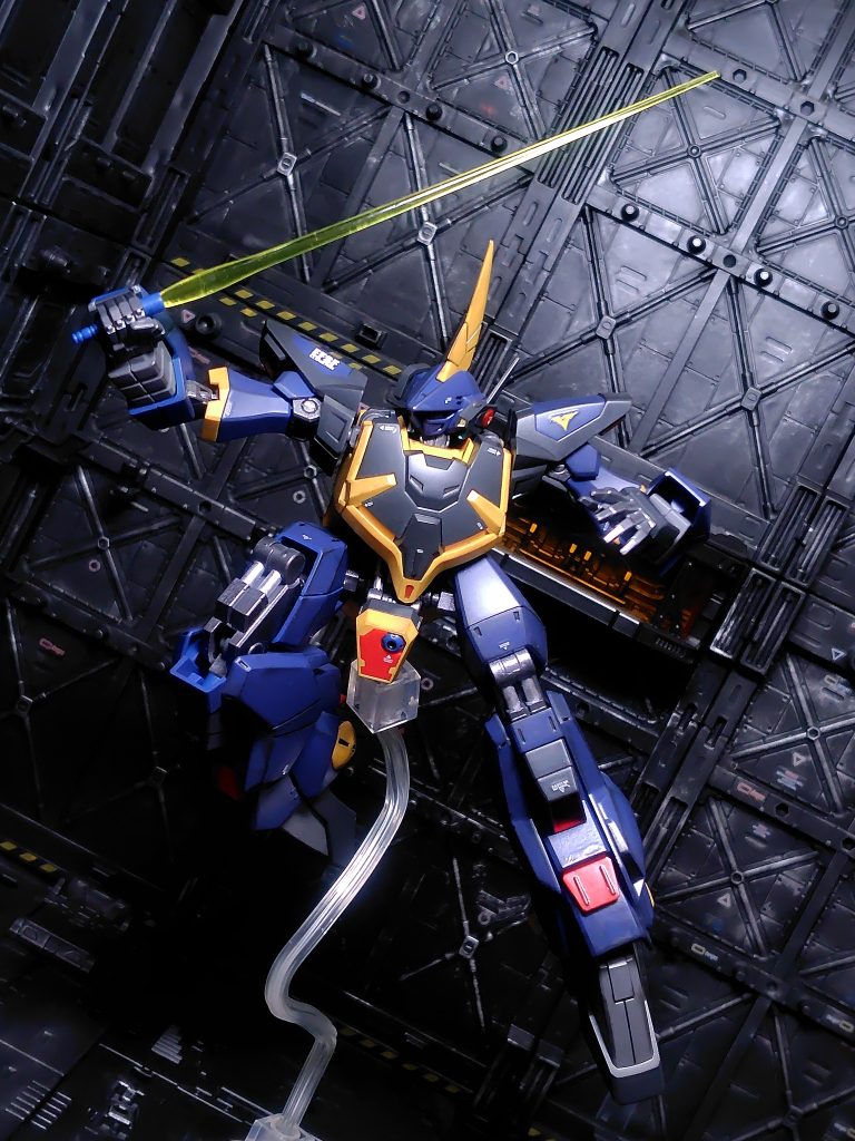 よく動くんですが、ランナー塗装のせいか関節がやたら固いです。