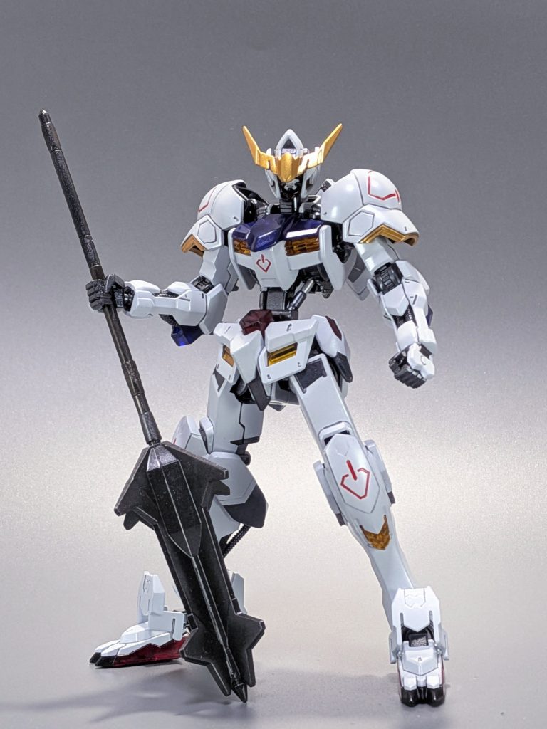 クリアパーツは裏からメタリックカラーを吹き付け、表からクリアカラー等で塗装してます。