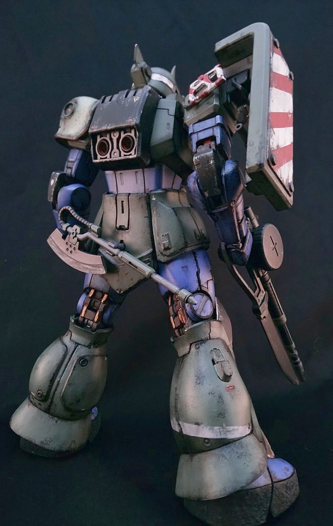 後ろから。動力パイプは戦闘でほとんど千切れたので接続部が塞がっています。なので見た目はほぼザクIですね。&nbsp;