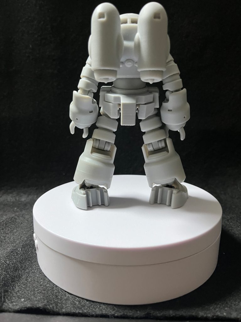 以上考察から推力頼みで注排水での浮力調整は限定的と設定し、注排水口(フラッドホール)ディテールは最低限に。流体力学風に曲線構成。非常(沈没)時パイロット救出用に前面・頭頂部・背面にハッチを、背面ハッチ両横にネジ頭の探査/通信有線プローブを設定(後日別パーツ化(予定？))。&nbsp;