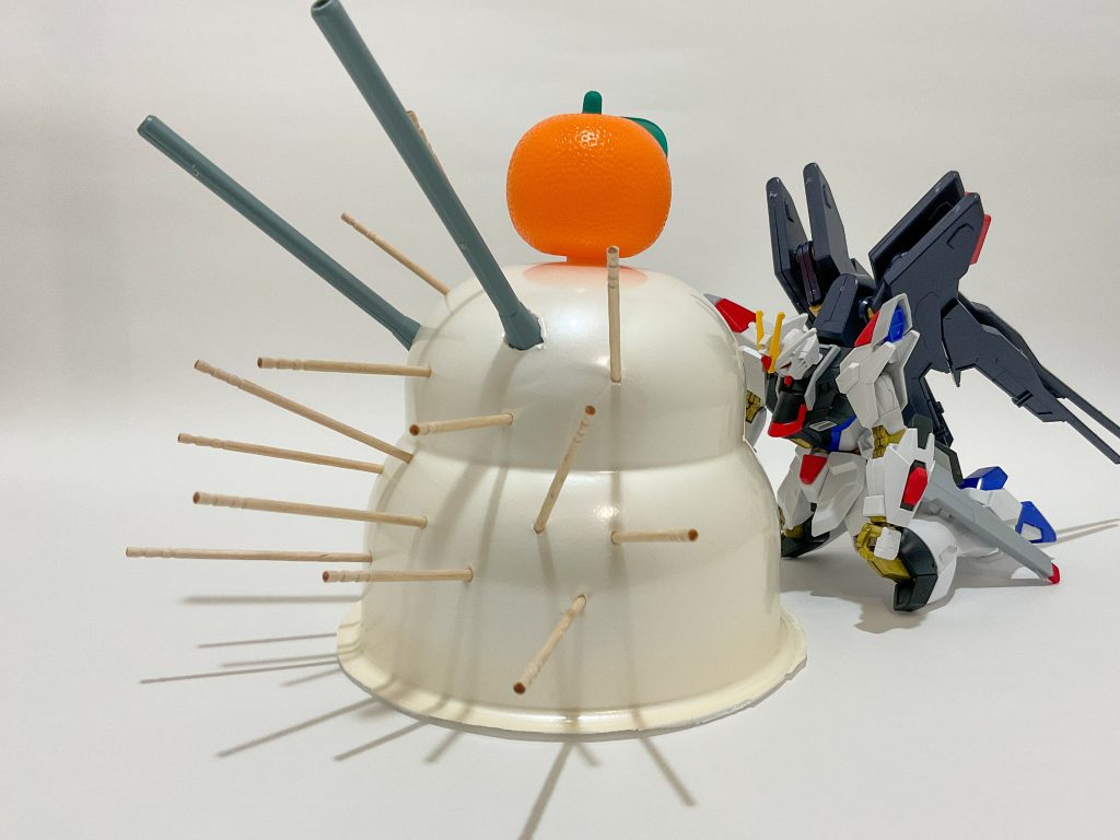 おーっと！！どこからともなく鏡もちが現れて、身を挺してストフリを守ってくれたぞ！よかった！だが鏡もちは無事なのか？！