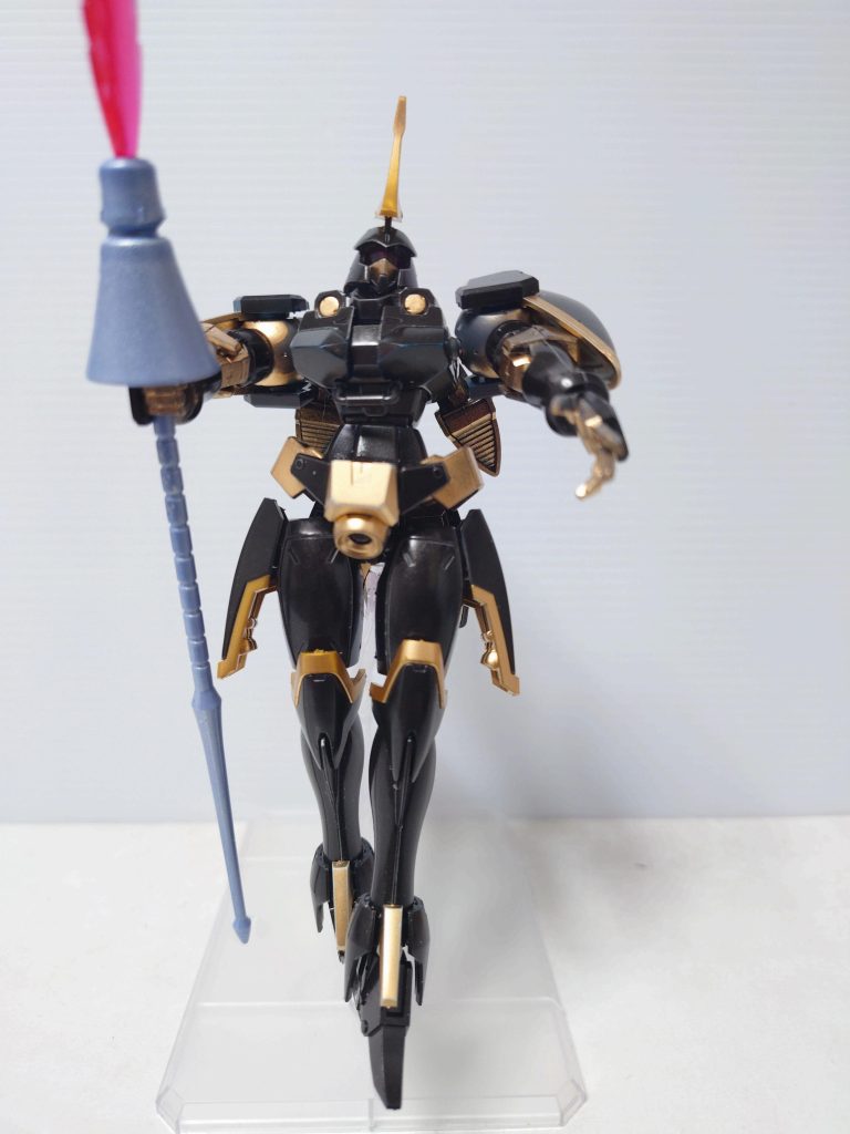 ネイルシール前はこんな感じこっちの武器が元々のものリーオーやトールギスとの共通パーツ多そう（ランナー１枚ほとんど余剰パーツだった）