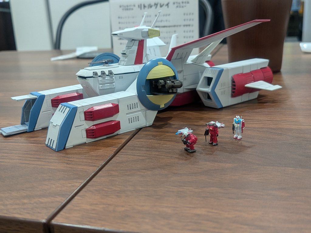 流石にこのサイズの塗り分けは老眼にキツすぎます…(笑)