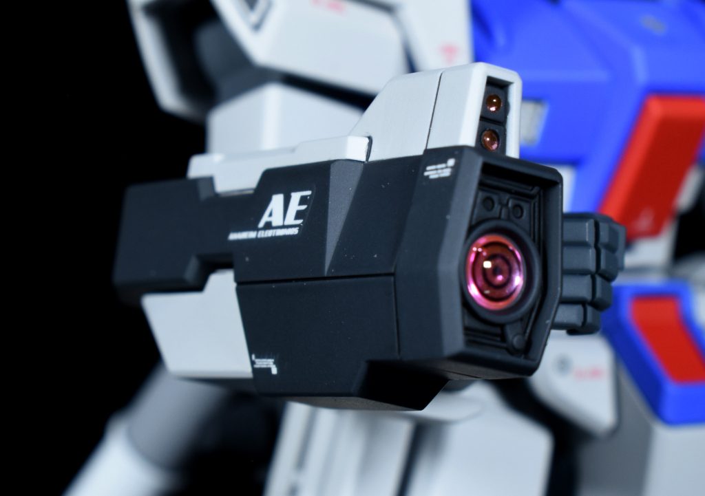 右腕センサー１ｍｍサイズのレンズはこちらも市販のクリアパーツに変更しています。