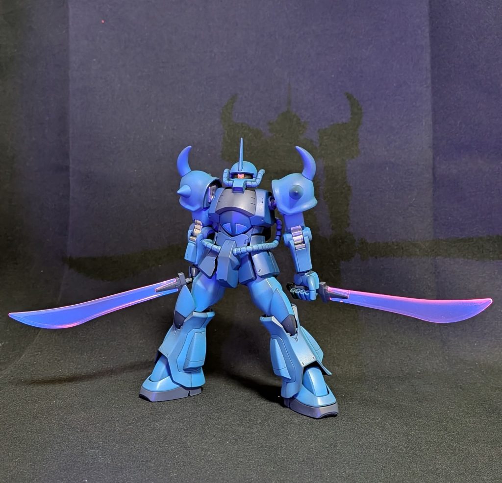 ヒートサーベル、コックピットは蛍光クリアーで塗装したのでブラックライトで光ります。