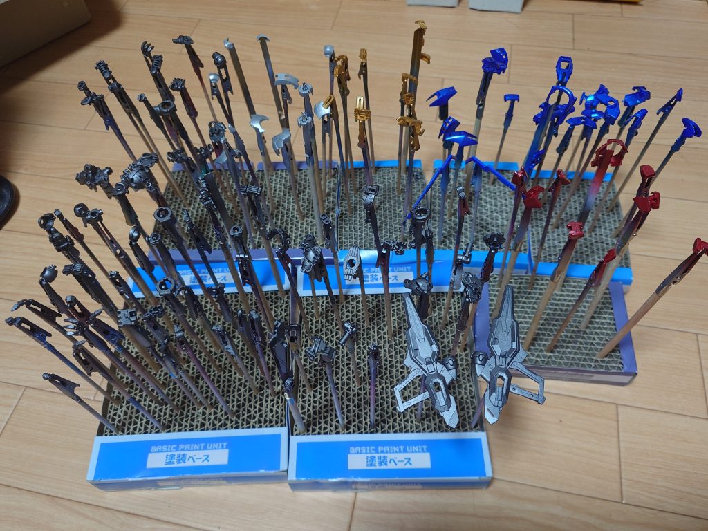 今回は初めてのMG全塗装だったから、塗装棒が足りなかった。とりあえず、本数を倍にする。