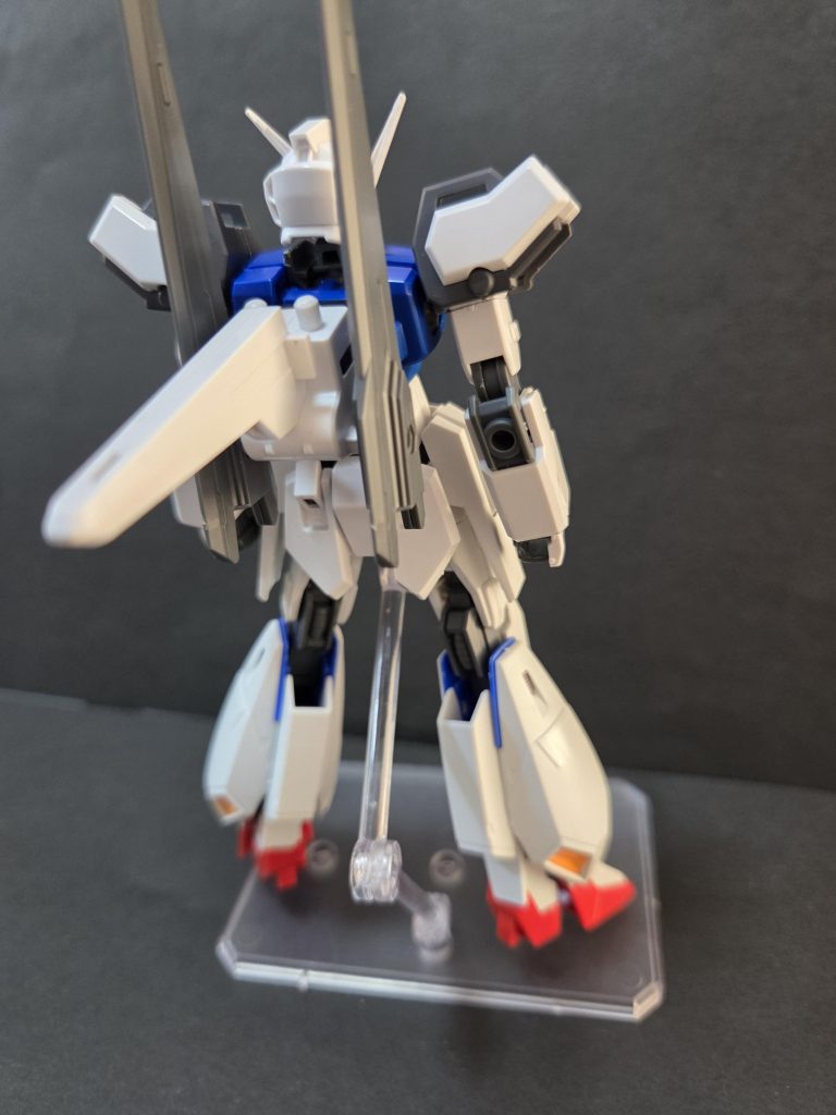 後ろ。大きなソードドラグーンが目を引きます。