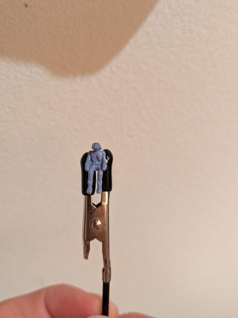 塗装前。すみません普通に立っているシャアの塗装前を撮り忘れました(泣)パイロットの塗装前で許してくださいー