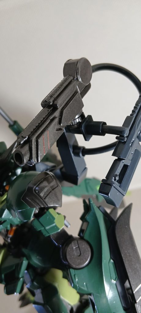 プレデターが使う例の｢アレ｣です😁当初プラズマキャノンだけにしようと思ったのですが、やっぱりここは｢漢の浪漫｣ってことで実弾キャノンも追加しました😼ちなみに100均のおもちゃライフルを改造しました😊コスパ最高💖