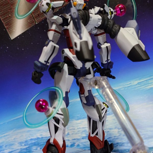 今日の、ガンプライフ…“できたよ、ヒゲマン！”GQuuuuuuX(エンディミオン・ユニット覚醒時)、完成…渋めカラーで全塗装。金型の劣化か、あるいは調整不足かで取り付けがユルユルになっているパーツを接着しつつ組み立て、これから数日乾燥させて、本格的な記事はまた後日。（3枚目）