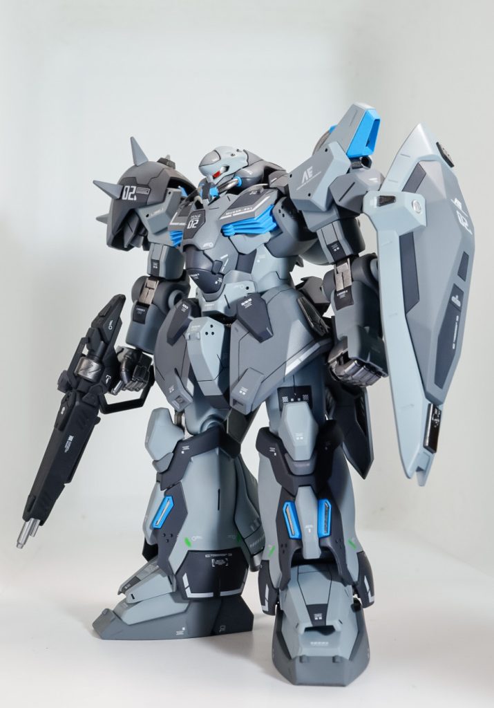 どんなカラーリングにするかホント迷いましたが某ガンプラYouTuberさんの作例を参考にさせてもらい、まんまパクることにしました😅←言い方マフティーに納品される前の初期ロットカラーリングという脳内設定です！😎&nbsp;