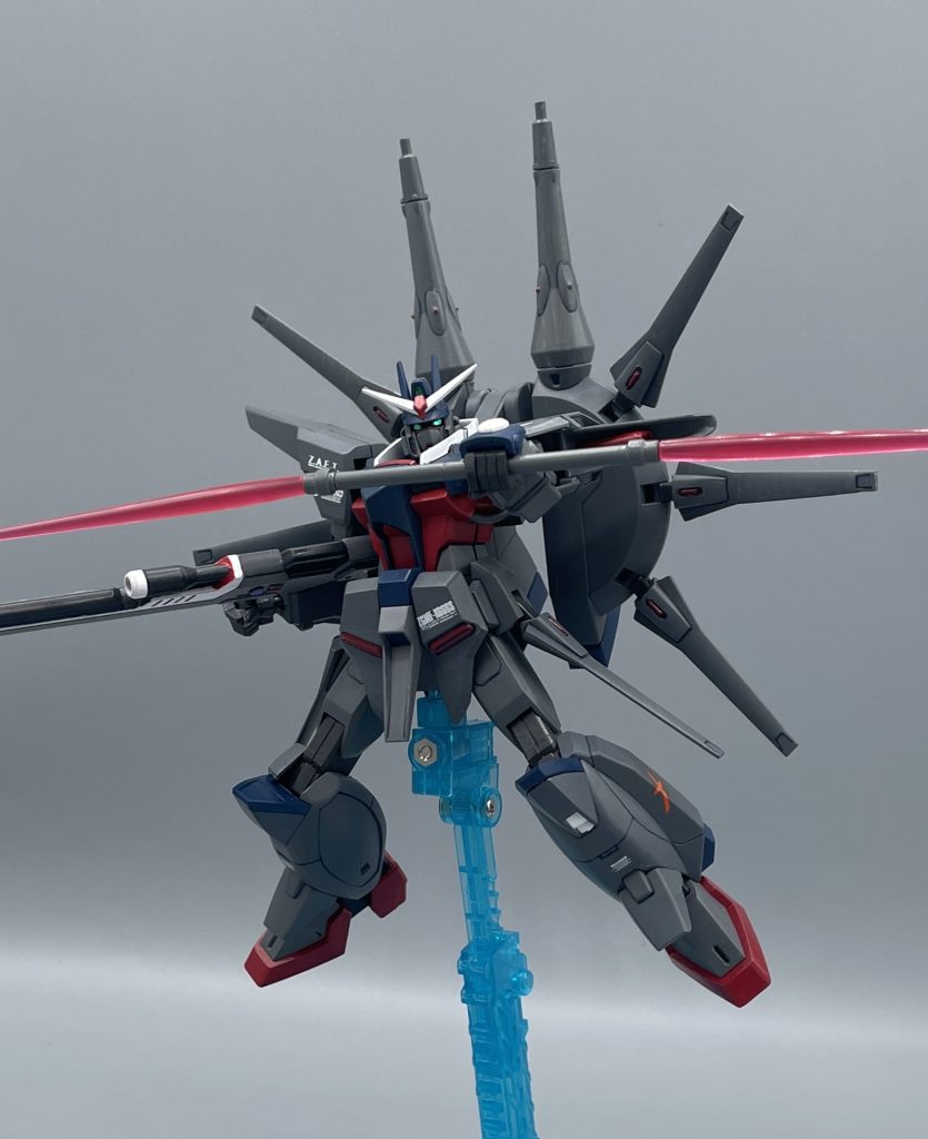 デファイアント改ビームジャベリン　このレジェンドは、当初はアスランが登場する予定だったそうな。ホンマかいな？あまりにアスランのイメージがなさすぎる…軽々と乗りこなすんでしょうけど(笑)　唯一のアスラン要素が連結可能なビームサーベルです。レイはサーベル状もナギナタ状もバランスよく使っていた印象がありますね。&nbsp;テロメアが短いんだ…生まれつき…