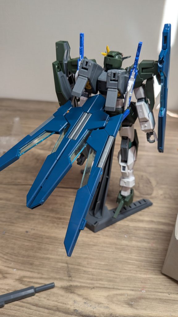 ライフルビットもかっこいよ!けど接続軸が変なのでポロリしやすいです。僕の場合ピンバイスで穴をあけ、3ミリ接続に変えたことで多少よくなってます!今回は以上です。フォローよろしくお願いします!予告していたサバディムですが、まだ完成できていないので次回はアリオスです。それでは