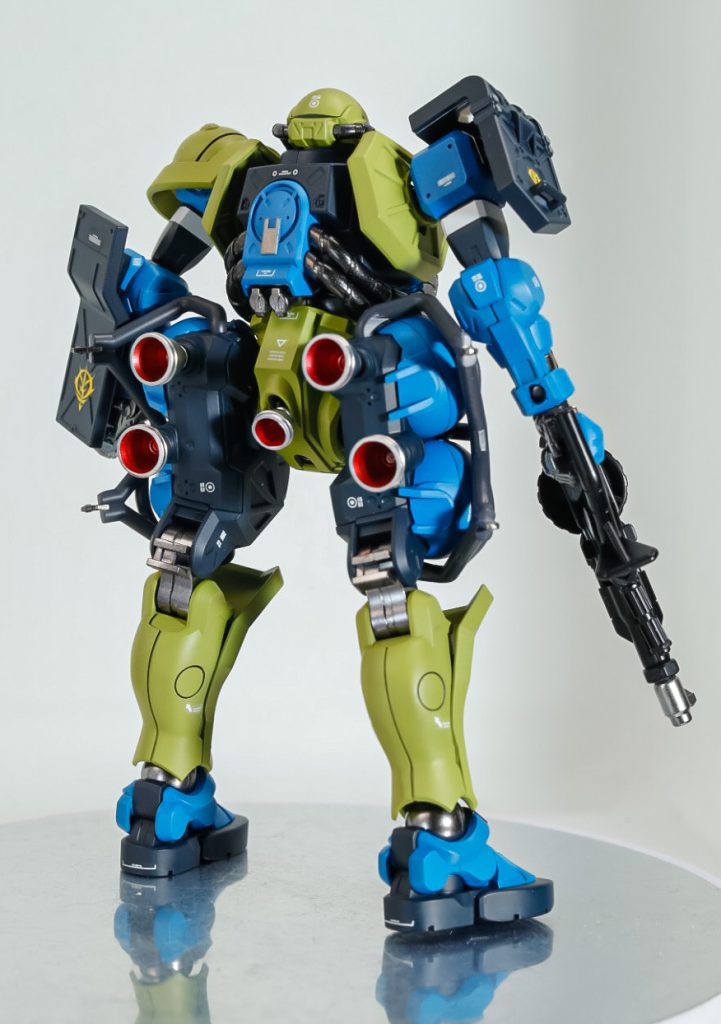 後ろ姿は割と好きです♪今年も宜しくお願いします！(zaku-kao2)