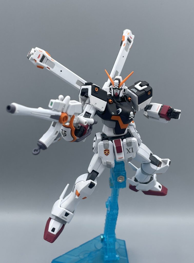 ザンバスター!! 海賊の銃を模したビームライフルです。カッチョイイですよね。HGUCは取説見本で白×グレーの配色なのですが、RGの黄色を使った色分けがカッコいいので、一部取り入れました。