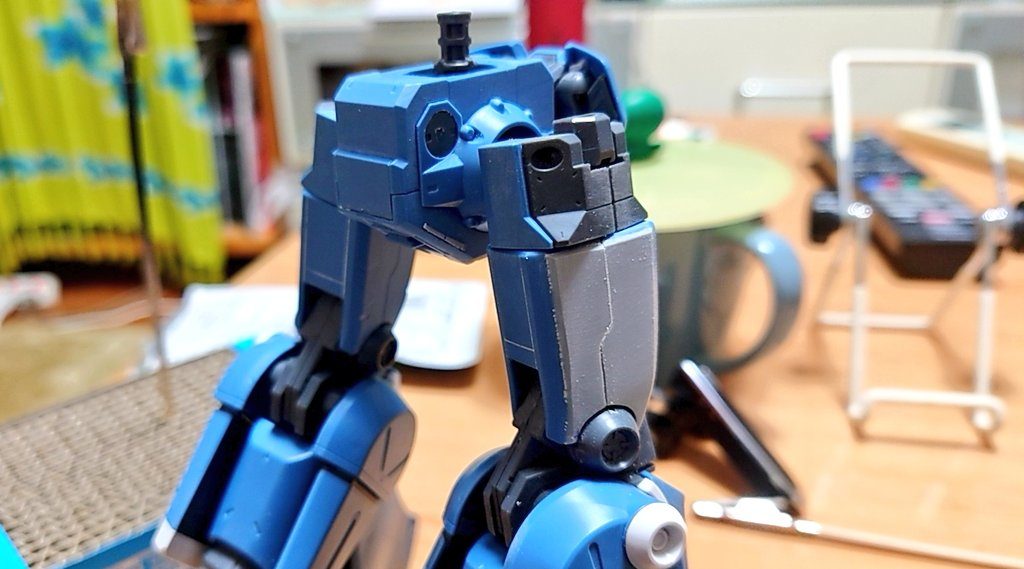 太ももも細く感じたのでプラ板で太くしてます。