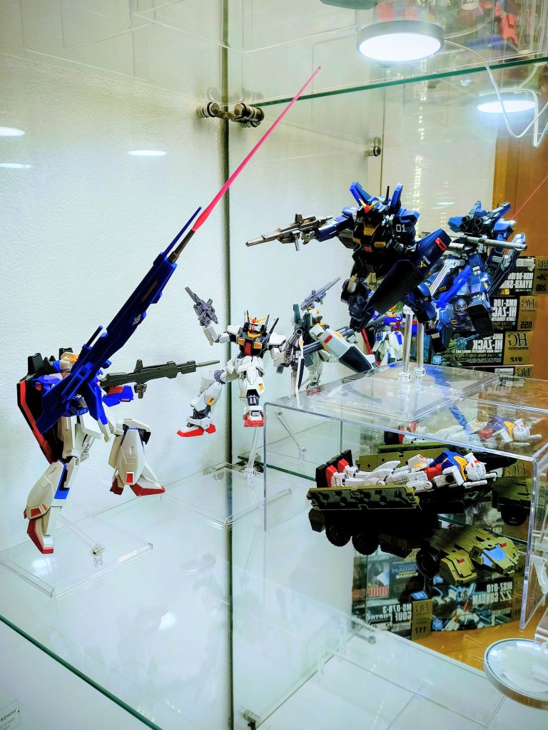 飾ってみました右下からファースト　チターンズマークII　エゥーゴマークII　Zガンダムこの飾り方エモイかも？