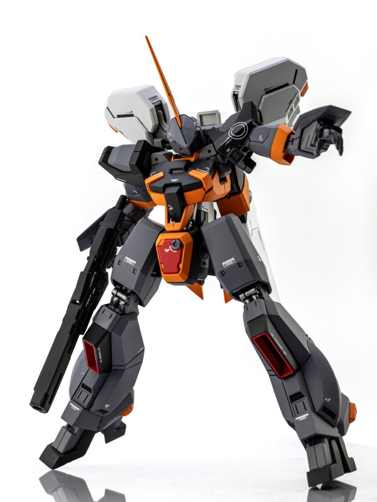 AOZ設定にあるシステムウェポンの強化型ビームライフルをセミスクラッチ。