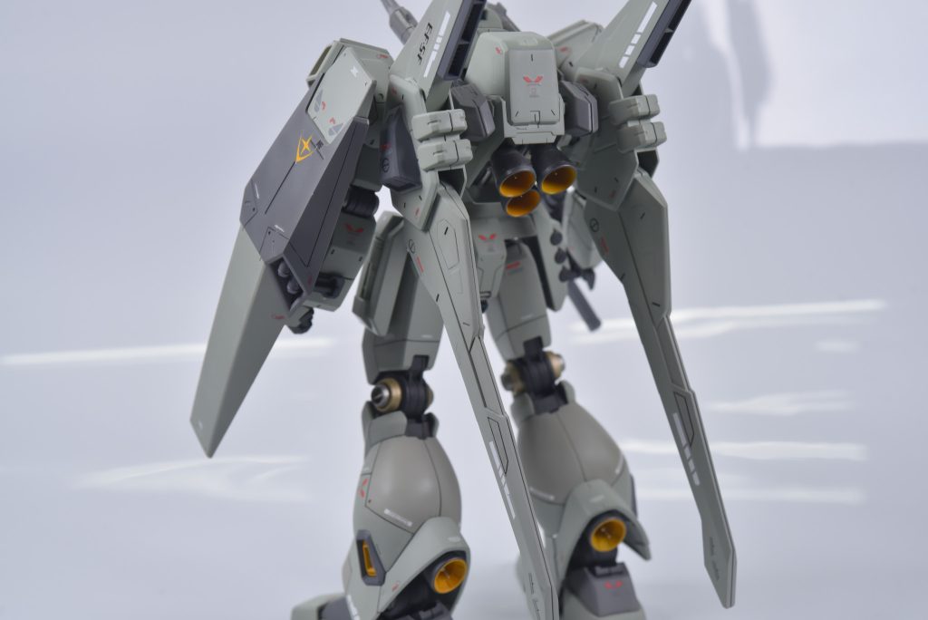 実はバーニアの中に金属パーツ仕込んでます。