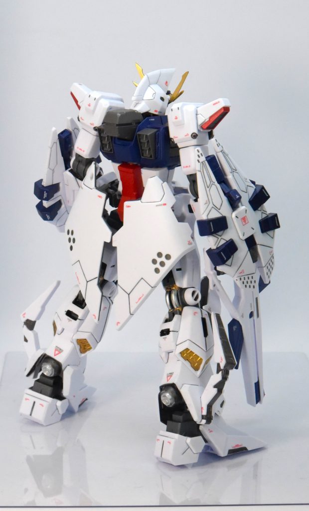 シリンダーや装甲裏もしっかり塗りました。