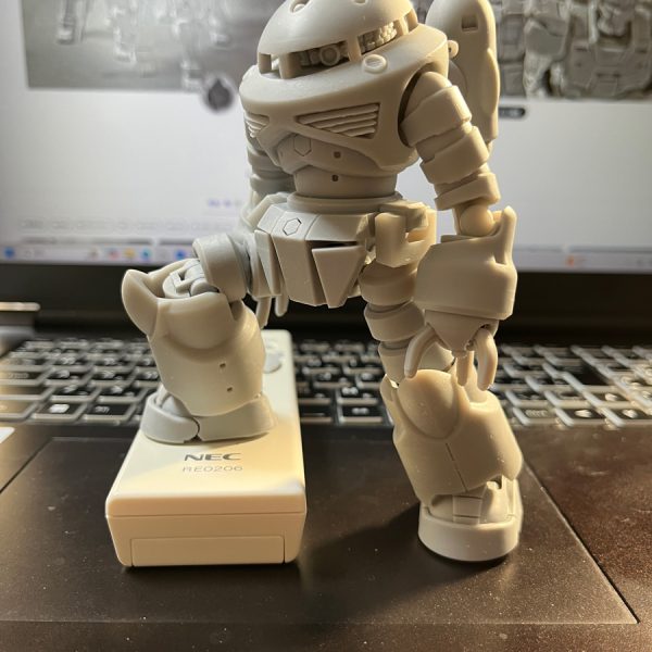 男前ポーズ！で自立姿公開。外形はイイけどただ…保持力上げの為関節構成をプチ変更します。多分後は完成品にて公開になりまーす。('ω')ノ（3枚目）