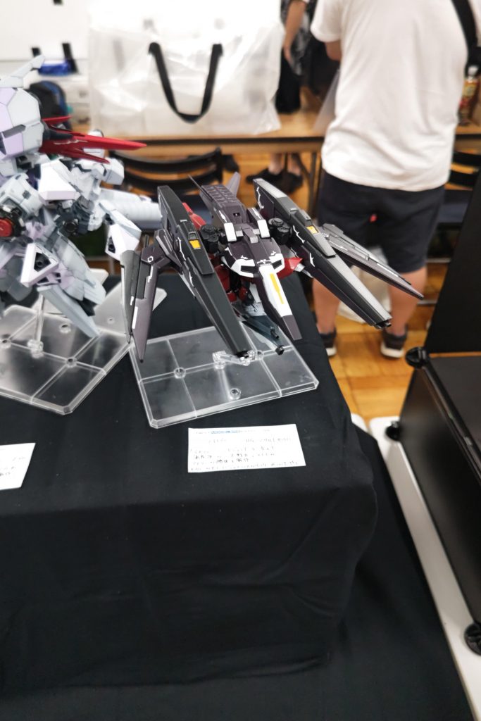 展示会での一枚。寝そべり変形が可能。