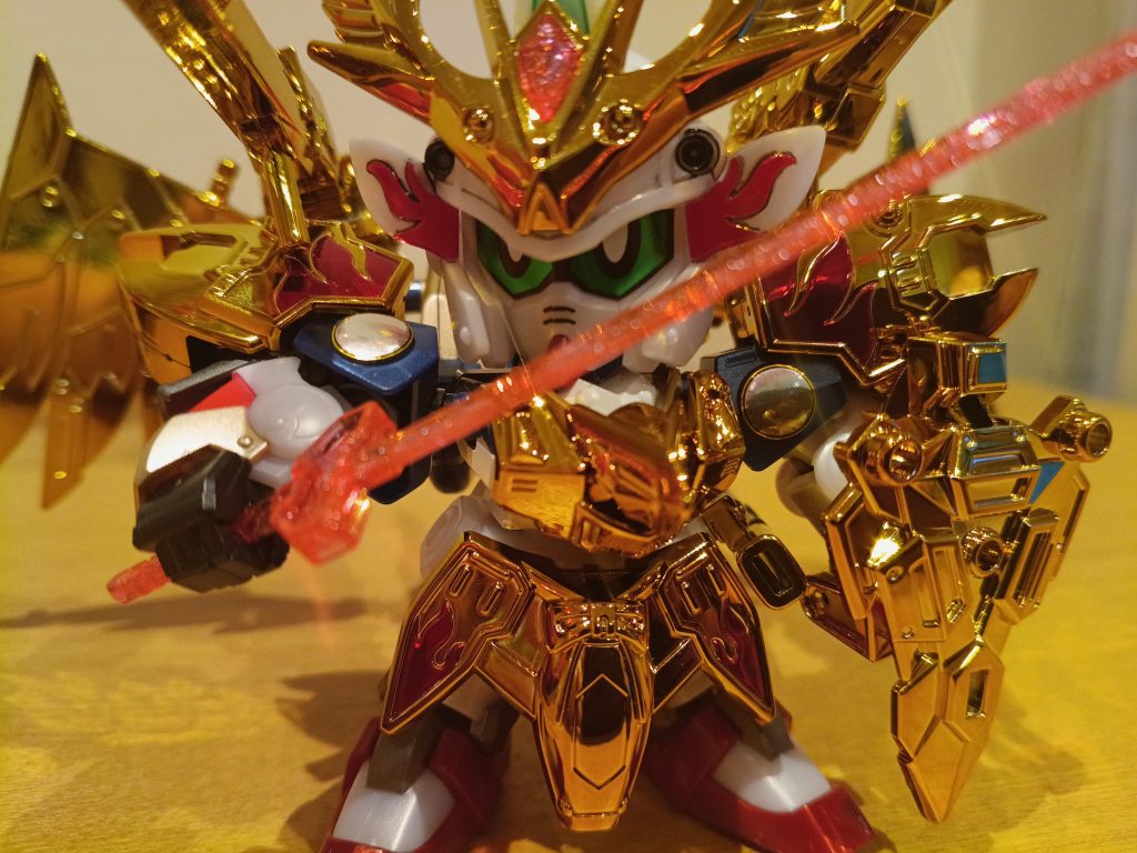 飛駆鳥は限定版なのでパーツのラメ活かすためにあえて塗装しなかったです。(gandam1)ポイントは鎧の炎のデザインですかね。フィニッシュシートのクリアーレッド貼って豪華さが増しました。
