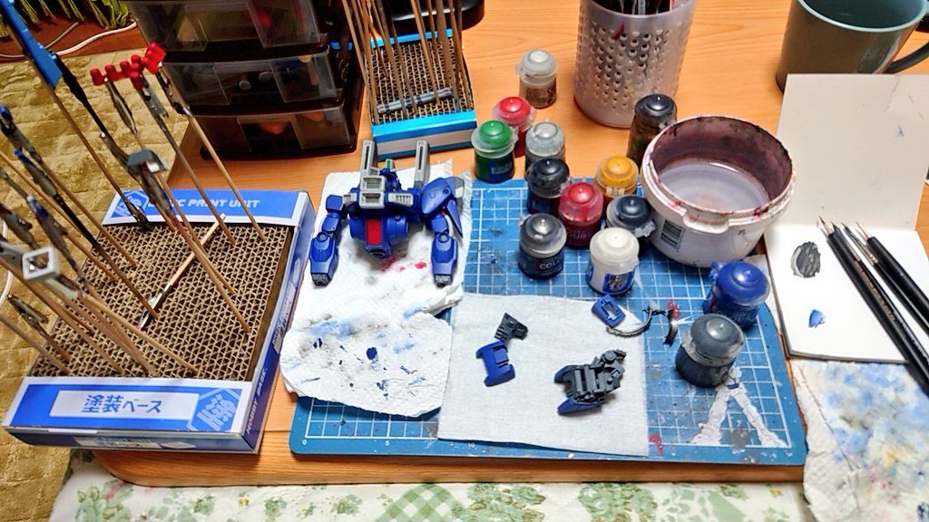 塗装はシタデルカラーで筆塗りです。