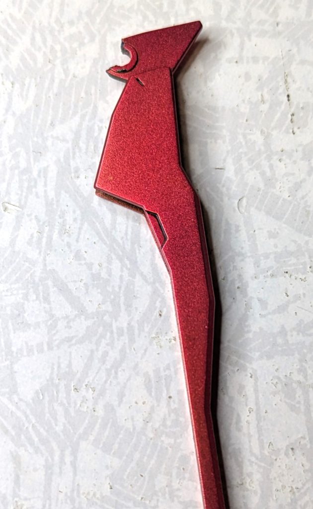 組み立ての途中で更なる悲劇。後ハメ加工していたウィング部分が、組み立て時に折れてしまいました(gundam-kao9)部品請求も『３回目』となると慣れた手つきで、ちょちょいのちょい。部品の請求だけで、もう一つ新しいキットが買えるのではないか？という状態に。。。そんなこんなで、ようやく完成まで漕ぎつけました。