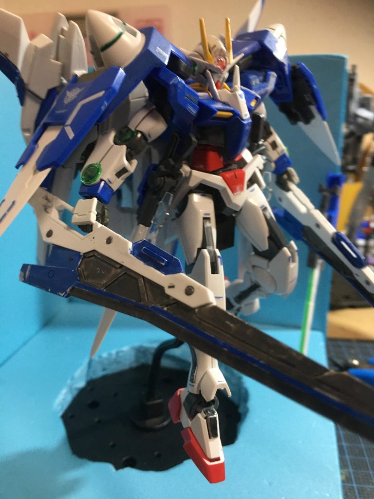 全体的に部分塗装やデカール貼りをがんばりました。ザンユニットはめちゃくちゃつらかったです。レンズ部分はダイバーアークに付属しているものを拝借しました