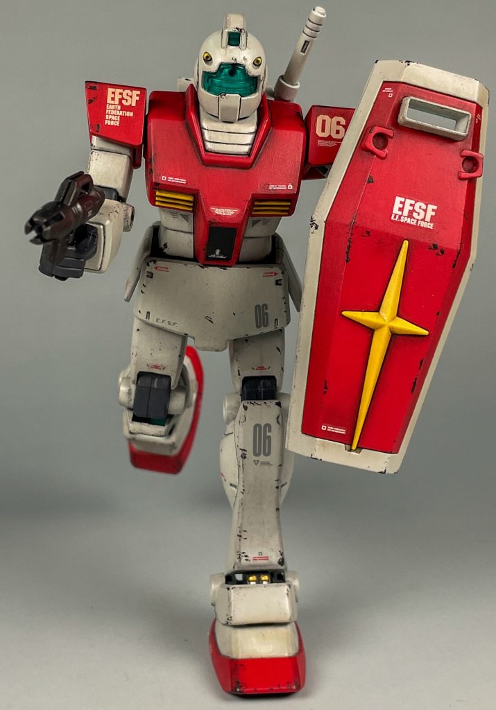 うまくバランスをとれば片足立ちができるので、走るポーズもスタンドなしで再現できたりします。