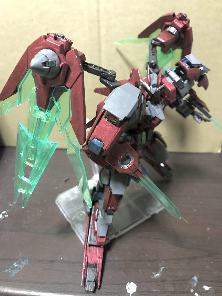 背中のユニットがそのままではほぼ動かせなくなったので2軸ほど増やして表情をだしました