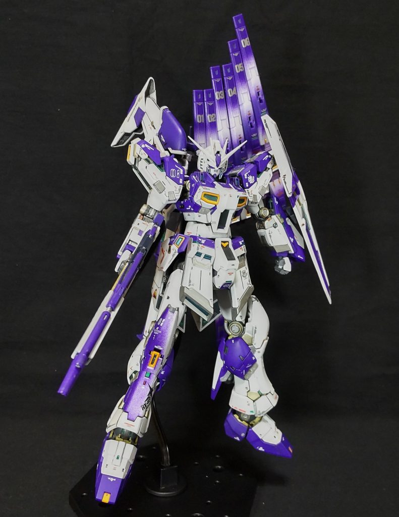 紅白戦に向けてハイパー・メガ・バズーカ・ランチャーを作成し始めていた12月の頭にこんなHi-νがメタルビルドで発売されるというニュースが目にとまりました🧐、「ファンネルも武装もあるし、似たようなモノが作れるな🤔、時間もあるし紅白戦は二本立てでいこう❗️」と簡単に考えて作成に入りました。「Hi-vをあえて退化させるってなんなん」って意見が散見されてますが、Hi-vになる前の試作機と思えば納得できる❓️🤔。&nbsp;