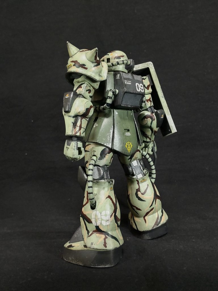 後ろ、ファンネルのナンバーリングで使わない『09』を使ってます😁。