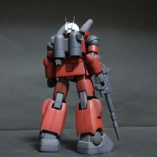 今回よりまだ公開してなかった過去作の旧HGガンキャノンの作り直しをやります😊これはかれこれ25年前に製作した物で、当時の私の技術不足でこんな感じで、ずっと直そうかとモヤモヤしてたんですが、やっとやる気を出しました🤣パッと見、良く見えるかもですが、むやみに脚を伸ばしてるので凄くバランスが悪いと思いました💦💦今年は作り途中のレッドウォーリアをゆっくり進めつつ、技術不足で放置しているキットを新作を交えながら進めて行きたいと思います🙏今年もかなり変態作品が多いと思いますがどうぞお許しを🙏🤣（2枚目）